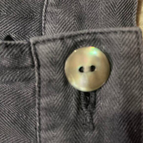 Tommy Bahama women’s silk shorts, size 10 gray sand washed silk pleat front - Picture 5 of 10